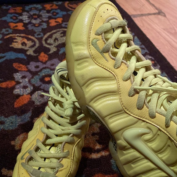 Nike Air Foamposite Pro “Volt” - Picture 2 of 3